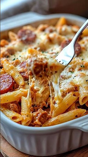 🍝 Cheesy Sausage Pasta Bake