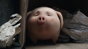 Lost Piggy Agency: Arnold Worldwide Director: Daniel Kleinman Executive Creative Director: James Bray Creative Director: Sam Mullins, Justin Galvin Art: Director: Sam Mullins Copywriter: Justin Galvin, James Bray Production Company: Rattling Stick DoP: Toby Irwin Editorial: Whitehouse Post Editor: Rick Lawley VFX: Framestore Sound Design: 740 Country: United States Released: January 2018 | advert.ge