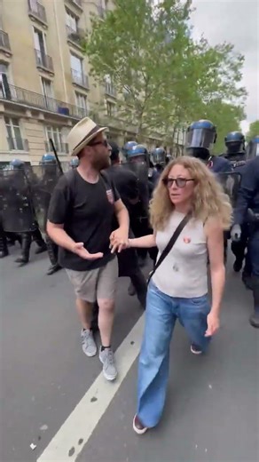 Alright, clear out. Do you agree with the riot police? #info