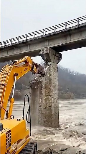 Bridge Pier Demolished?! 😱 Entire Bridge Crashes Into River — Dust Clouds! #ThrillingMoment