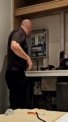 Tidy work from Nairn on this MGC TPN distribution board install ⚡ Strong build and clean finish with the new MCG TPN board, available in 4, 6, 8, 12 and 16-way options to suit any job. cc: Nairn McIntyre #Install #MGC #TPNBoard #Electrical #Electrician #ElectricalContractor #CEF | CEF