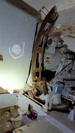 😱 Abandoned bunkers & cannons on the Atlantic Wall – Incredible finds! Deep in Norway, we come across a massive system of Atlantic Wall emplacements: abandoned bunkers, well-preserved coastal batteries, a rare Bofors 40mm anti-aircraft gun, and huge gun emplacements. #Atlantikwall #Bunker #Kanonen #WW2 #LostPlaces #Norwegen #SimplyAdventure #Militärgeschichte | Christian Böhm