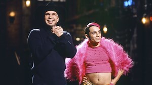 Flashback: Garth Brooks Hosts 'SNL,' Performs As 'Chris Gaines'