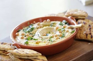 Awesome Homemade Hummus Recipe that is quick and easy! Includes video tutorial