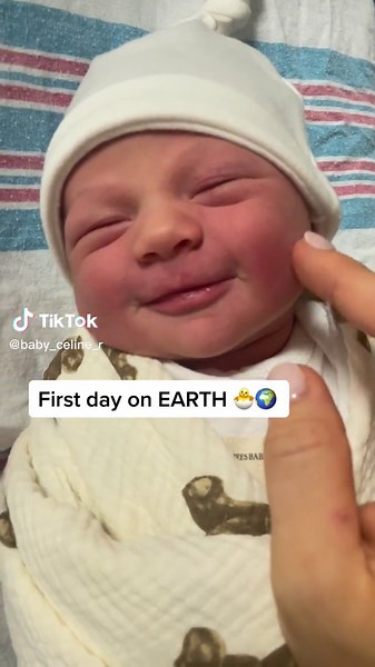 First day of my LIFE!🥹#newborn#babytok#babygirl#babysmiles#cute#viral#babylove#babies