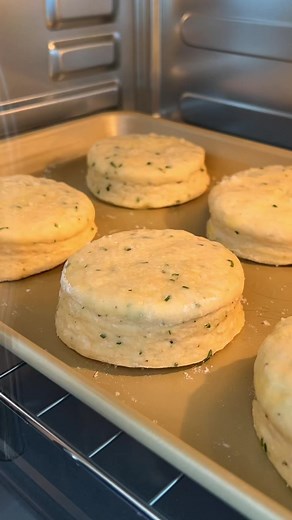 274K views · 7.6K reactions | These sky-high Parmesan Chive Biscuits...