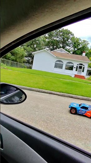 Losi 5T 3.0 vs Real car….. On The HWY 🤯