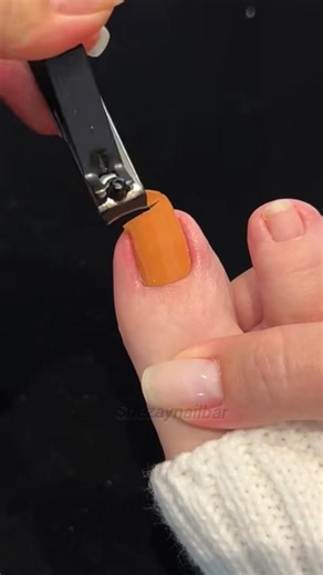 Mustard Orange Toe Nail Stickers 😍 Quick & Easy Foot Nail Transformation #Shorts