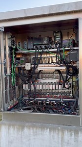 Fascinating Traffic Signal! #reels #reelsinstagram #trafficlight | Steven Harmon