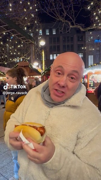Bratwurst y Currywurst: Platos Emblemáticos de Alemania