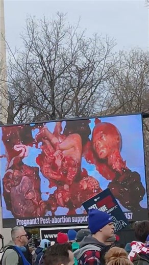 Mud3r She wrote (WTH is this) 🤢 😔 😟 😢 😭