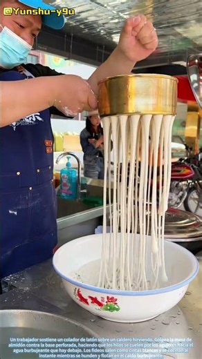 El arte de echar los fideos: la sinfonía del almidón del artesano