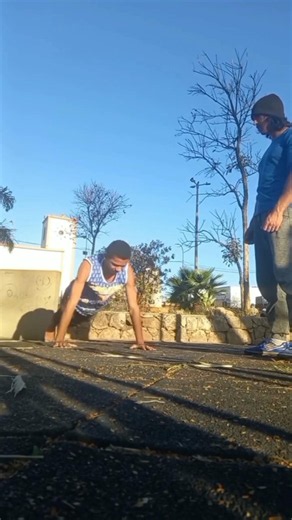 Freestyle Pushup Cobmo Tutorial 💪🏻 #shorts