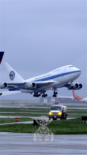 Pratt & Whitney 747SP Takeoff from Vancouver International Airport #boeing747 #takeoff #aviation