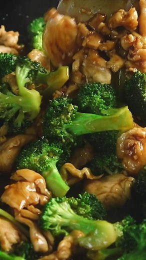 Chicken and Broccoli (Chinese Takeout Style) | How To Make