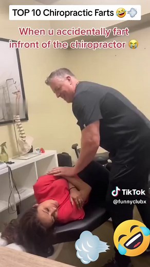 Chiropractic Farts 🤣🤣💨 #fart #fail #fail #trynottolaugh #funny #funnyvideos #prank #engracado #comedia #humor #pegadinha #fypage #foryourpage