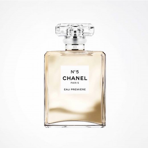 23K views · 3K reactions | N°5 EAU PREMIÈRE. The airy. N°5 EAU PREMIÈRE shares its olfactory signature with the parfum. The jasmine notes of the floral bouquet are worked with transparency to reveal the ylang-ylang from the Comoros. Discover on chanel.com/-Animation5X5_N5EauPremiere | CHANEL | Facebook