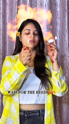 Priyal_Agarwal | Me or mmy ki saree🤭@priyal_agarwal_official . . . . #transition #transitionreels💫 #viral #explore #instagram #instagood #like #trending... | Instagram