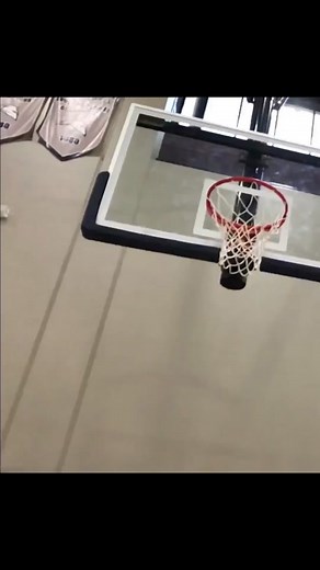 I tried jumping off an unstable chair and hanging on the rim with one hand🤦‍♂️ after that day i became a two foot jumper 😂 #fyp #dumbwaystodye #AXERatioChallenge #funny #fail #basketball #dunk #domdunks #viral #trending #trend #foryou