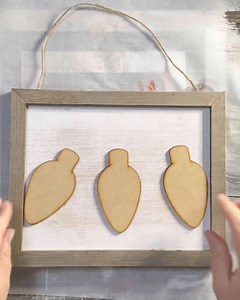 Farmhouse Christmas light frame | Burlap Kitchen