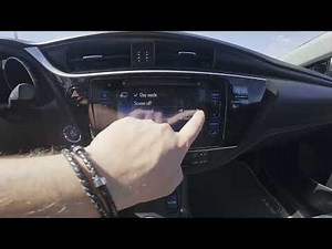 Comment régler la luminosité et le contraste de l'écran sur Toyota Auris Hybrid