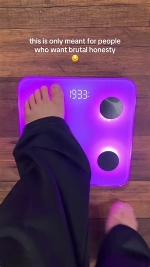 this scale does not let you slack in your goals !!! #smartscale #newyearnewme #newyearsgoal #weightlossgoal #weightloss