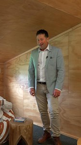 We take a tour of Boat Shed 19, Hikoikoi Reserve, Marine Parade, Petone with Hamish Drumm Would you love a new workshop to store and work on your boat? Or perhaps your Marina fees are rising like the tide? Are you looking for a place to hangout, hydrate, relax & perhaps smoke your fish with your crew after a day on the water? Here's the full package in Boat Shed 19 "the entertainer's dream". Solid, practical, and conveniently positioned -- perfect for boating enthusiasts or as a smart coastal in