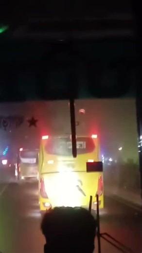 😱"৪ সৌদিয়া বাম্পারে বাম্পারে, ⚠পুরো রোড কাঁপানো ভাইব!"💥 #buspremi #buslover @southbangla bus lover