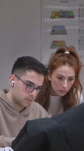 26K views · 831 reactions | #prank #humor #broma #asmr #college #university #camaraoculta #fyp #foryou #foryoupage #viral #love | Erolajonssd | Facebook