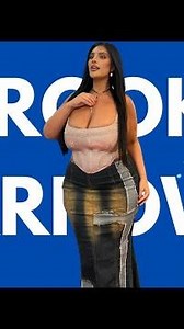BROOKE BARROWS🍑Body Positivity Trailblazer, Plus-Size Model & Influencer 🌟
