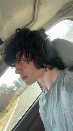 Expressing Emo Boy Style: Tips and Trends