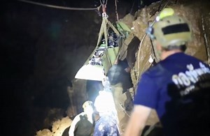 Thai cave rescue: Boys were sedated and stretchered through Tham Luang cave