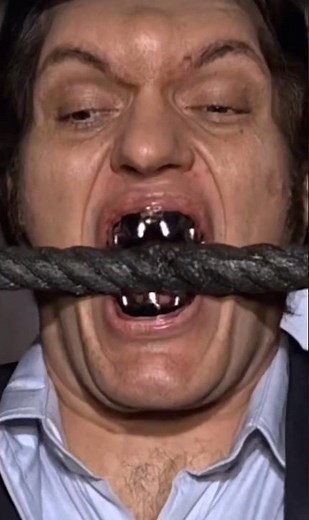Moonraker (1979) 007 Roger Moore