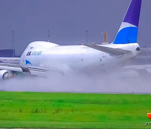 412K views · 16K reactions | ✈️ Boeing 747 takes off on wet runway #boeing #boeinglovers #boeing747 #ASLairlines ASL Airlines Belgium Liege Airport The Boeing Company Boeing Company..... Boeing 747 Boeing 747 Fan Club | Just Planes | Facebook
