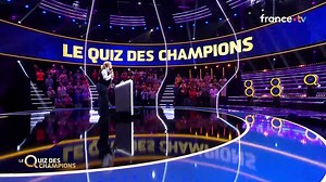 Regardez les débuts de Flavie Flament hier soir aux commandes du « Quiz des Champions » sur France 2, à la place de Cyril Féraud