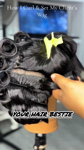 Watch how i creat a bouncy curls on this wig .