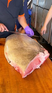 1.8M views · 5K reactions | watch this master handle massive tuna scales like magic #seafoodexpert #precisionwork #visualsatisfying #lifestyle | 94愛七桃 | Facebook