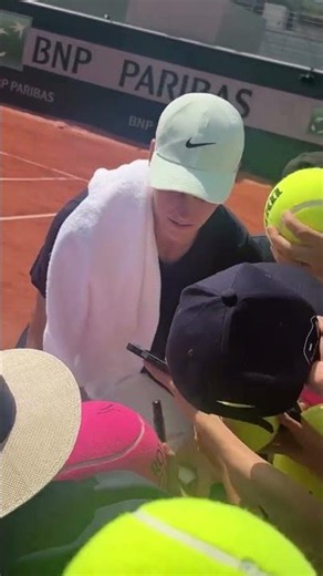 Sinner Having Fun with His Team before Match vs Cerundolo | Roland-Garros 2026