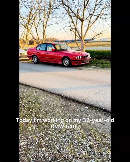 BMW E34 540i – Hood & Trunk Strut Replacement