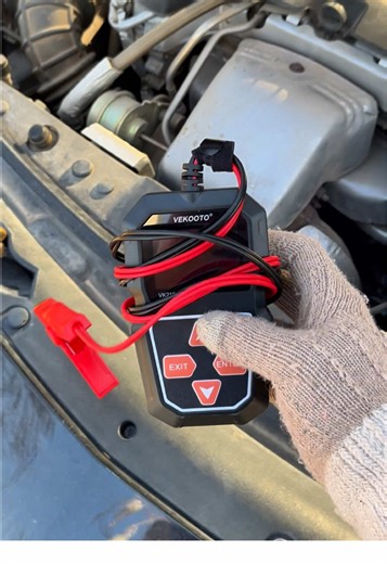 Never guess your car battery health again 🔋 This 12V battery tester gives instant readings for cranking, charging, alternator output, and load tests—so you know exactly what’s going on before you get stranded. Super easy to use, fast results, and works on cars, trucks, motorcycles, ATVs, and more. Every garage needs one. 🚗⚡ #CarTools #MechanicLife #AutoRepairTips #tiktokshopcreatorpicks #batterytester