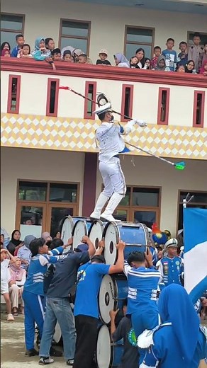 Cool Drum Majors Show Off Their Skills 🔥 #drumband #marchingband #majorette