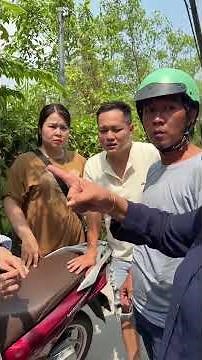 Staged road ambush to steal a bike #vanphiyen #funny #comedy #westerncomedy #shorts #windnet