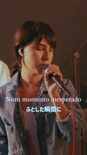 Elize Fleury on Instagram: "負けないで Makenaide - ZARD Participei de um programa de TV no Japão chamado “Monomane the World”, em que estrangeiros imitam cantores japoneses, e a cantora escolhida pra eu imitar foi a Izumi Sakai, também conhecida como ZARD. Ela fez muito sucesso nos anos 90, especialmente com essa música, “Makenaide” (“não desista”), mas faleceu tragicamente aos 40 anos — descobriu que tinha um câncer avançado e, enfraquecida pelo tratamento no hospital, caiu de 3 andares. As pessoas 