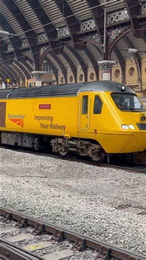 Class 43 HST Departing York, Platform 5