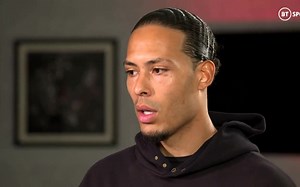 从离开威廉二世的年轻人一直到成为安菲尔德的偶像💫维吉尔·维迪克的登顶之旅令人难以置信！📈⏪范戴克向费迪南德回顾了到目前为止的故事…