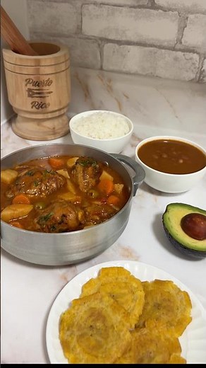 The ONLY Pollo Guisado Recipe You’ll Ever Need 🇵🇷🔥 #puertoricanfood #caribbeanfood