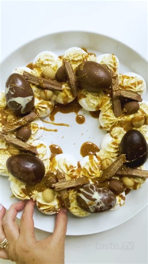 29K views · 70 reactions | Featuring store-bought pavlovas and Caramilk, this pull-apart dessert is so easy to whip up! https://www.taste.com.au/recipes/caramilk-pull-apart-pavlova-recipe/dctohu95 | Taste.com.au | Facebook