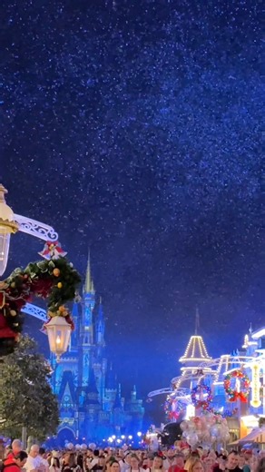 171K views · 6.3K reactions | There’s so much going on in the world that a simple moment like this means a little something more. #grateful #wondermakerstravel #createyourwonder #disneyparks #mickeysverymerrychristmasparty | Wondermakers Travel | Facebook