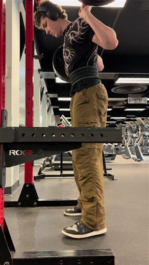 Understanding Proper Squatting Techniques in Gym