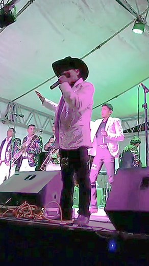 8K views · 57 reactions | Cosme Tadeo, la voz original de los primeros éxitos de Pequeños Musical #CosmeTadeo #PequeñosMusical #UnLocoSolitario #tecnobanda #banda #regionalmexicano #bandas #musicamexicana | Tubanda Magazine | Facebook